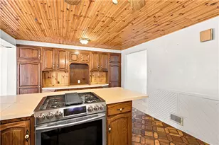 5624 Tracy Dr, Bethel Park, PA 15236 - Photo 11