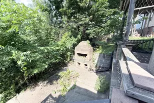 18 Furley St, Pittsburgh, PA 15220 - Photo 11