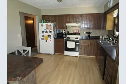 2872 Gull Ln, South Pymatuning Township, PA 16154 - Photo 5