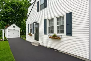 904 Plymouth Ln, Ellwood City, PA 16117 - Photo 3