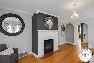 904 Plymouth Ln, Ellwood City, PA 16117 - Photo 5