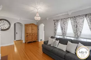904 Plymouth Ln, Ellwood City, PA 16117 - Photo 7