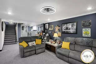 904 Plymouth Ln, Ellwood City, PA 16117 - Photo 23