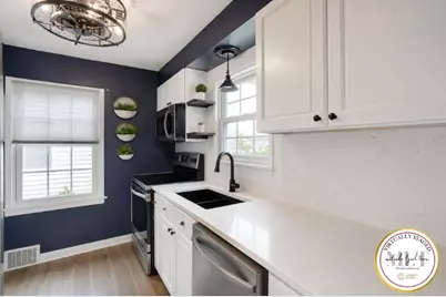 904 Plymouth Ln, Ellwood City, PA 16117 - Photo 9