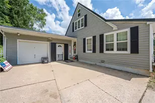 492 Mapletown Rd, Carmichaels-Cumberland, PA 15334 - Photo 5