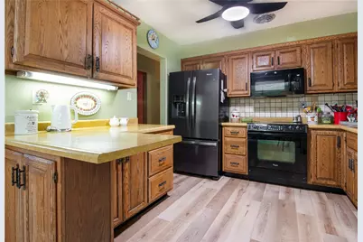 118 Oak Hills Mnr, Penn Township, PA 16002 - Photo 7