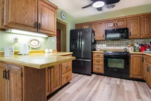 118 Oak Hills Manor, Penn Township, PA 16002 - Photo 7