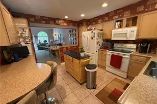 584 Newport Dr, Pittsburgh, PA 15235 - Photo 7