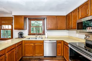 77 Bradley Ct, White Township, PA 15701 - Photo 9