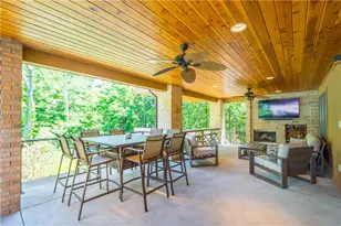 717 Stonegate Dr, Collier Township, PA 15071 - Photo 11