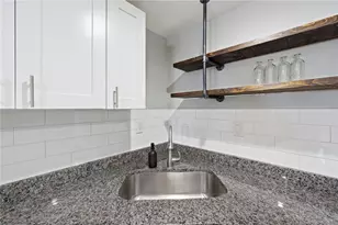 2400 Leticoe St, Pittsburgh, PA 15203 - Photo 11