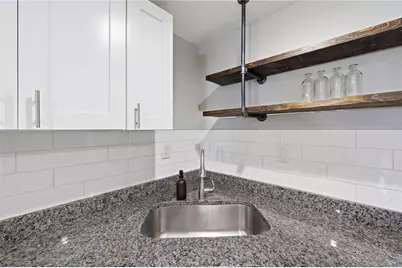 2400 Leticoe St, Pittsburgh, PA 15203 - Photo 11