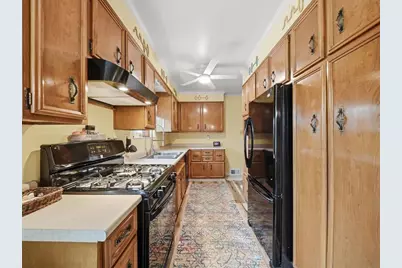 110 Crest Dr, Center Township, PA 15061 - Photo 9
