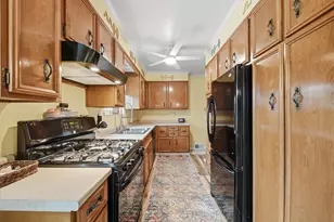 110 Crest Dr, Center Township, PA 15061 - Photo 9