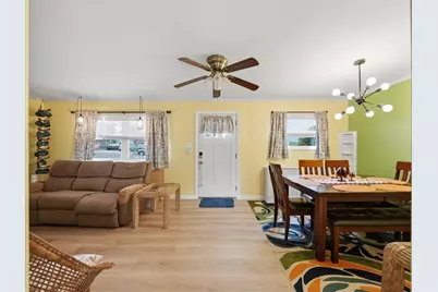 110 Crest Dr, Center Township, PA 15061 - Photo 3