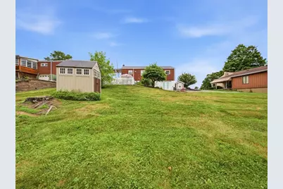 110 Crest Dr, Center Township, PA 15061 - Photo 21