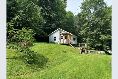 2883 Portersville Rd, Perry Township, PA 16117 - Photo 3