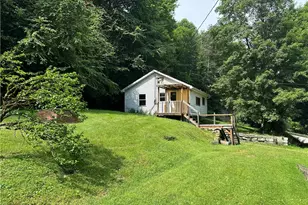 2883 Portersville Rd, Perry Township, PA 16117 - Photo 3