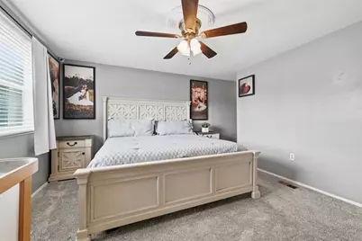 320 Celestial Dr, Economy, PA 15042 - Photo 25