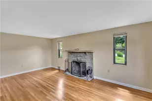 511 Rolling Green Dr, Bethel Park, PA 15102 - Photo 7