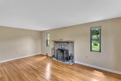 511 Rolling Green Dr, Bethel Park, PA 15102 - Photo 7