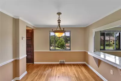 511 Rolling Green Dr, Bethel Park, PA 15102 - Photo 11