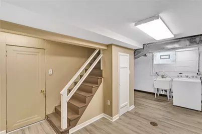 511 Rolling Green Dr, Bethel Park, PA 15102 - Photo 29