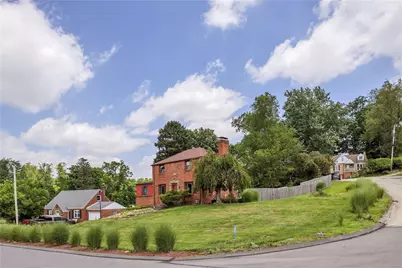 511 Rolling Green Dr, Bethel Park, PA 15102 - Photo 5