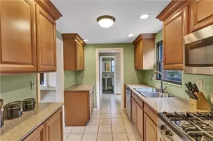 511 Rolling Green Dr, Bethel Park, PA 15102 - Photo 15
