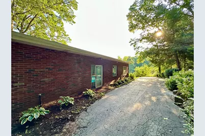 909 E Fairfield Ave, Neshannock Township, PA 16105 - Photo 5