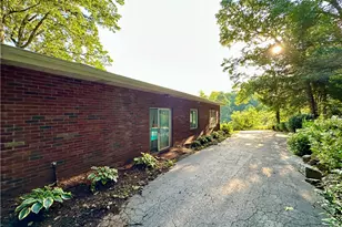909 E Fairfield Ave, Neshannock Township, PA 16105 - Photo 5