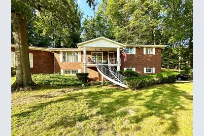 909 E Fairfield Ave, Neshannock Township, PA 16105 - Photo 1