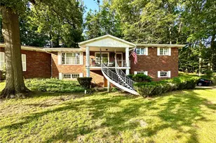 909 E Fairfield Ave, Neshannock Township, PA 16105 - Photo 1