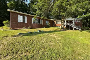 909 E Fairfield Ave, Neshannock Township, PA 16105 - Photo 9