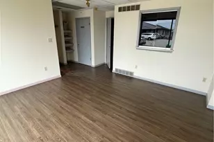 235 Longfellow St, Vandergrift, PA 15690 - Photo 5