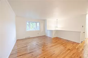 344 Springwood Dr, Pittsburgh, PA 15147 - Photo 3