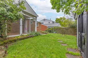 344 Springwood Dr, Pittsburgh, PA 15147 - Photo 23