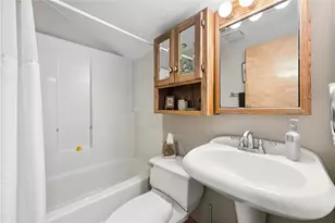 945 Roland Rd, Wilkins Township, PA 15221 - Photo 23
