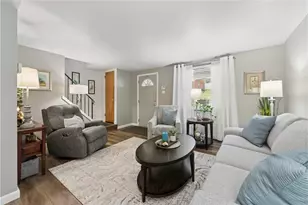 945 Roland Rd, Wilkins Township, PA 15221 - Photo 5