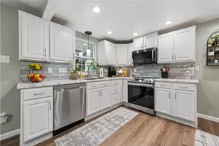 945 Roland Rd, Wilkins Township, PA 15221 - Photo 11