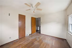 1391 Laketon Rd, Pittsburgh, PA 15221 - Photo 11