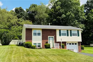 3174 New Hampshire Dr, Lower Burrell, PA 15068 - Photo 3