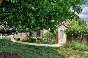 117 Linden Ct, Seven Fields Boro, PA 16046 - Photo 3