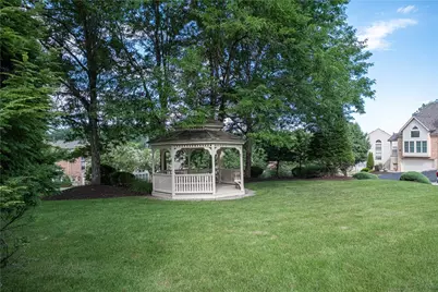 602 Berrington Ct, Bethel Park, PA 15102 - Photo 29