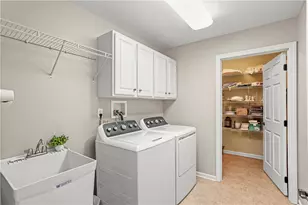 1102 Wealdstone Rd, Cranberry Township, PA 16066 - Photo 37