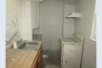 303 Flowers Ave, Pittsburgh, PA 15207 - Photo 13