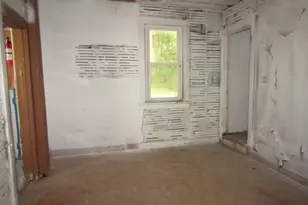 303 Flowers Ave, Pittsburgh, PA 15207 - Photo 9