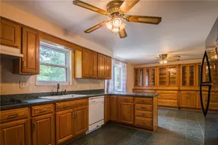 138 Matterhorn Rd, Monroeville, PA 15146 - Photo 3