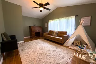 211 N 18th Ave, New Brighton, PA 15066 - Photo 13