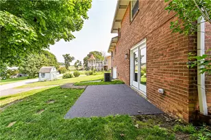 1110 Skyline Dr, Hempfield Township, PA 15601 - Photo 3